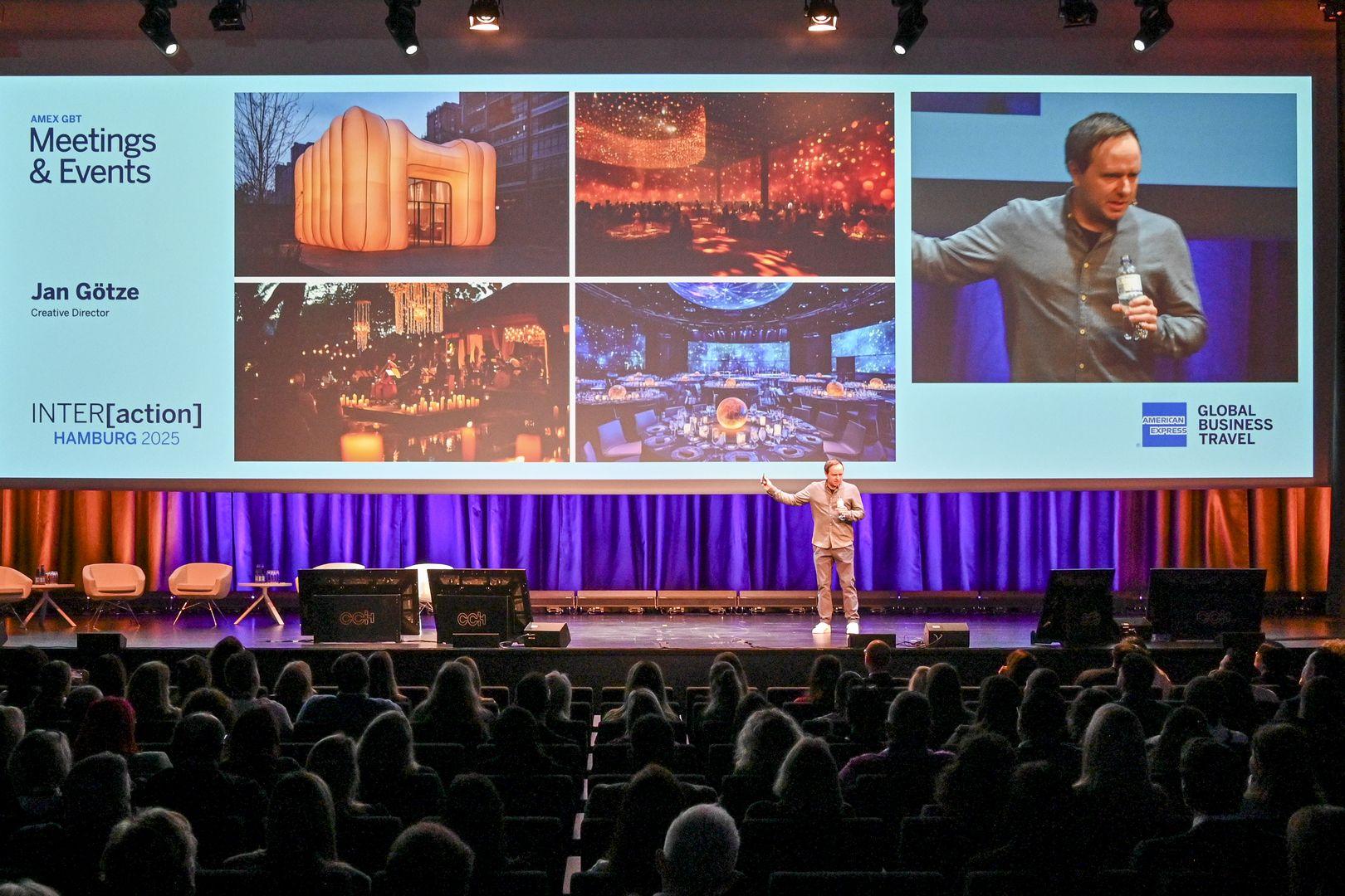 Jan Götze auf der Hauptbühne bei American Express GBT INTER[action] – Keynote vor 500+ Teilnehmern im CCH Hamburg 2025